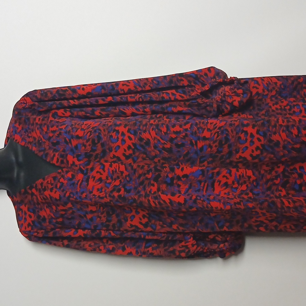 Jodifl Women Vibrant Red Blue Patterned Dress size Medium NWT - Picture 2 of 7